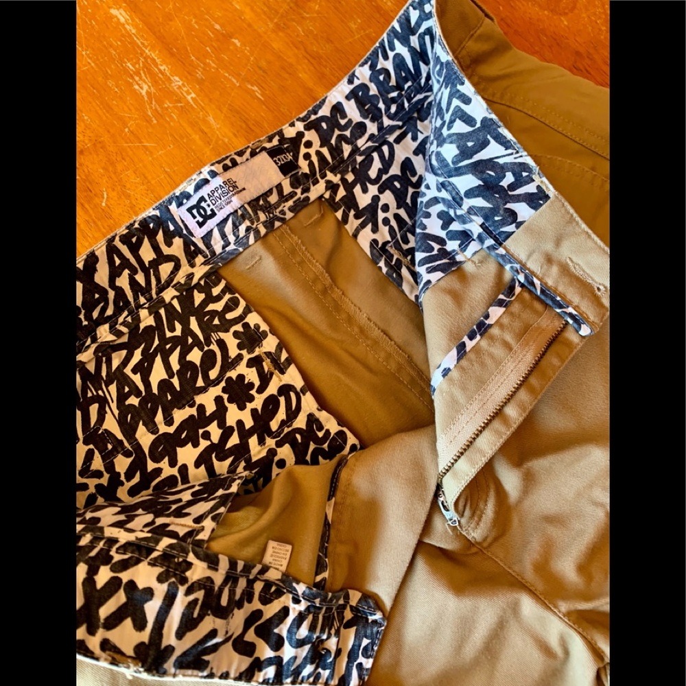 DC Men’s Pants 32x34- Excellent , Like New Condition